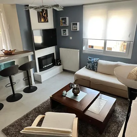 Modern Family Retreat * Volos