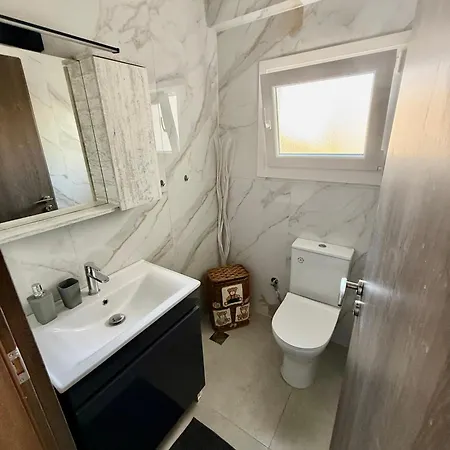 Modern Family Retreat Volos