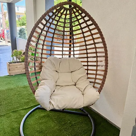 Modern Family Retreat * Volos