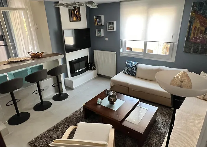 Modern Family Retreat * ヴォロス